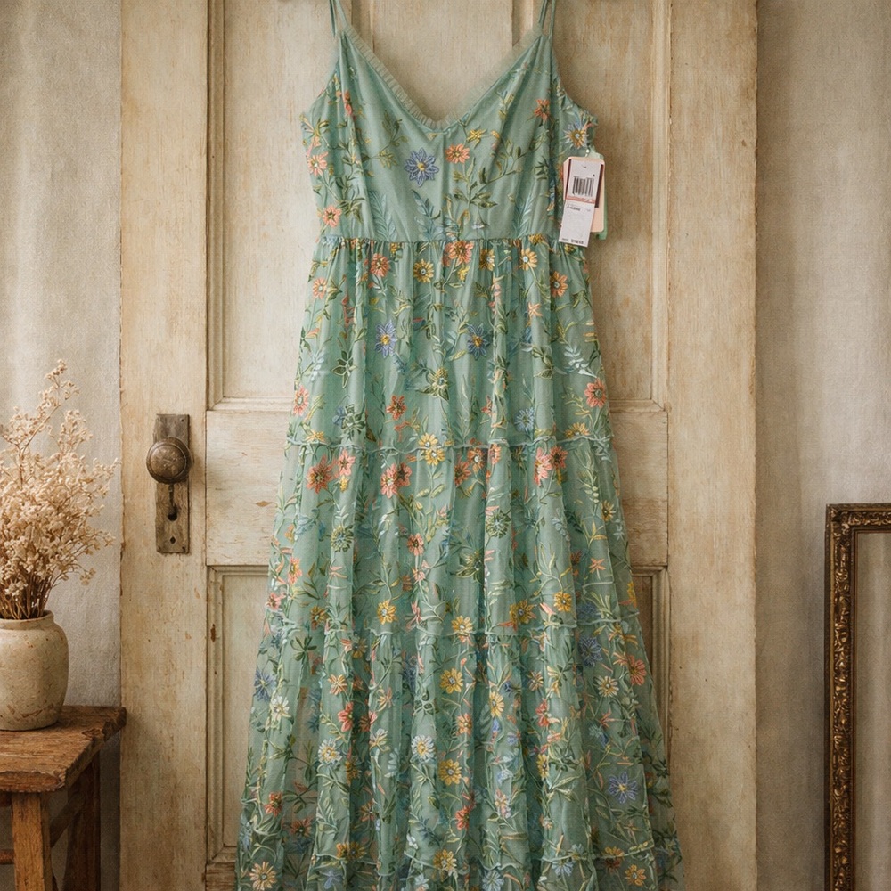 Mint embroidered Floral formal Dress P 15/16